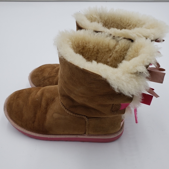 UGG...BAILEY BOW II BOOT - Picture 3 of 5